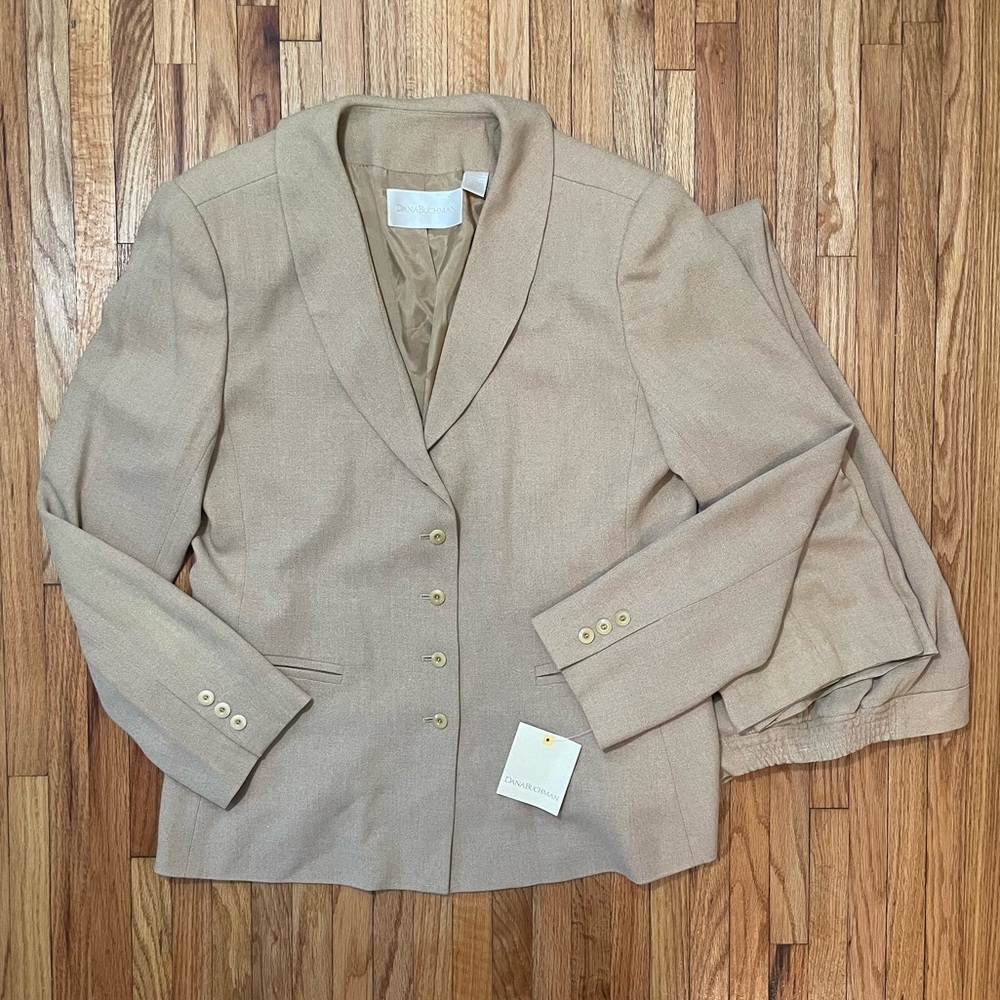 Dana Buchman - PantSuit Set
